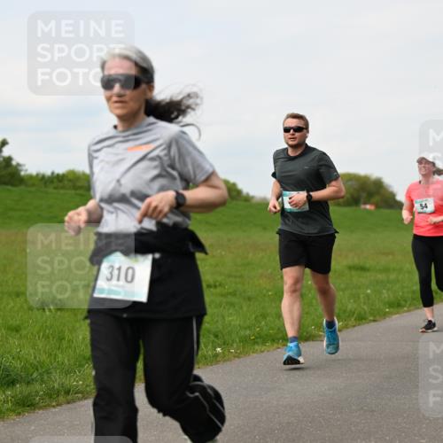 10.05.2026 - 8. Wedeler Halbmarathon Dr. Thomas Lammeyer http://msf.ph/oto/9697868 10.05.2026 11:30:50 Laufen 310, 2190 meine-sportfotos.de