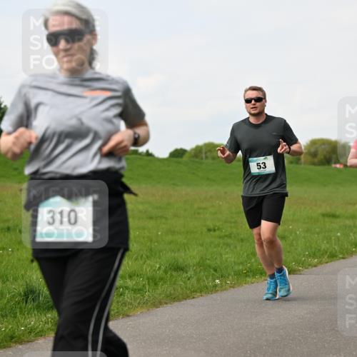 10.05.2026 - 8. Wedeler Halbmarathon Dr. Thomas Lammeyer http://msf.ph/oto/9697870 10.05.2026 11:30:50 Laufen 310 meine-sportfotos.de