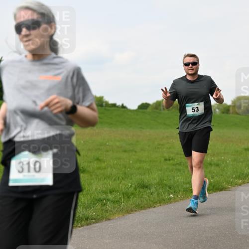 10.05.2026 - 8. Wedeler Halbmarathon Dr. Thomas Lammeyer http://msf.ph/oto/9697871 10.05.2026 11:30:50 Laufen 310 meine-sportfotos.de