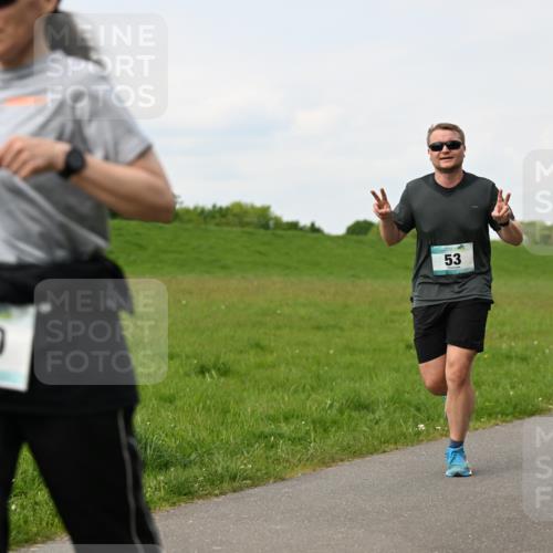10.05.2026 - 8. Wedeler Halbmarathon Dr. Thomas Lammeyer http://msf.ph/oto/9697872 10.05.2026 11:30:50 Laufen 310 meine-sportfotos.de