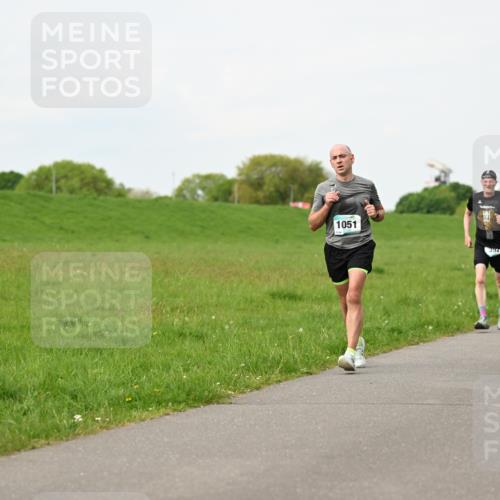 10.05.2026 - 8. Wedeler Halbmarathon Dr. Thomas Lammeyer http://msf.ph/oto/9697898 10.05.2026 11:30:56 Laufen 1051, 392 meine-sportfotos.de