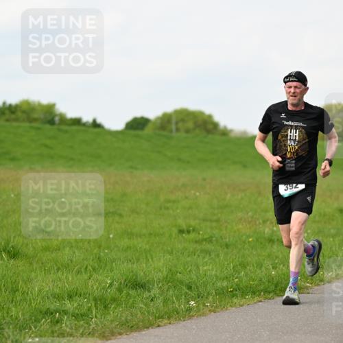 10.05.2026 - 8. Wedeler Halbmarathon Dr. Thomas Lammeyer http://msf.ph/oto/9697918 10.05.2026 11:30:59 Laufen 392 meine-sportfotos.de