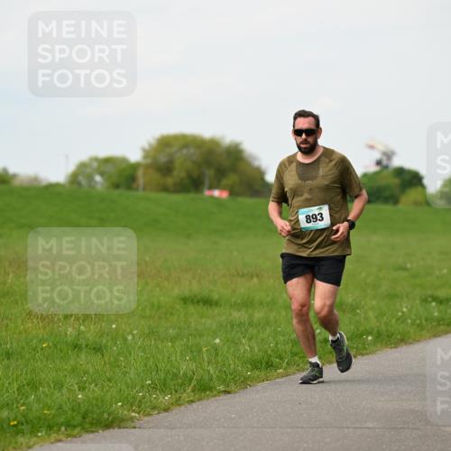 10.05.2026 - 8. Wedeler Halbmarathon Dr. Thomas Lammeyer http://msf.ph/oto/9697930 10.05.2026 11:31:09 Laufen 893, 833 meine-sportfotos.de