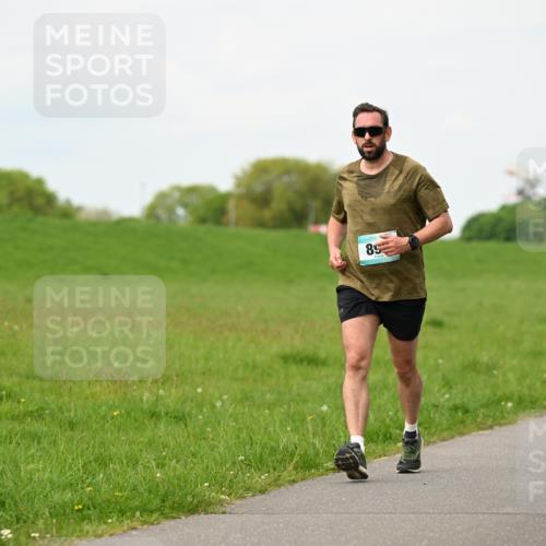 10.05.2026 - 8. Wedeler Halbmarathon Dr. Thomas Lammeyer http://msf.ph/oto/9697934 10.05.2026 11:31:10 Laufen  meine-sportfotos.de
