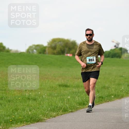 10.05.2026 - 8. Wedeler Halbmarathon Dr. Thomas Lammeyer http://msf.ph/oto/9697935 10.05.2026 11:31:10 Laufen 893 meine-sportfotos.de
