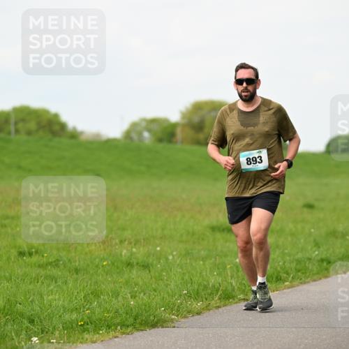 10.05.2026 - 8. Wedeler Halbmarathon Dr. Thomas Lammeyer http://msf.ph/oto/9697936 10.05.2026 11:31:10 Laufen 893 meine-sportfotos.de