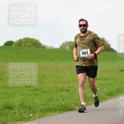 10.05.2026 - 8. Wedeler Halbmarathon Dr. Thomas Lammeyer http://msf.ph/oto/9697940 10.05.2026 11:31:11 Laufen 893 meine-sportfotos.de