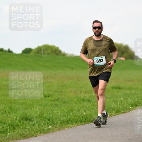 10.05.2026 - 8. Wedeler Halbmarathon Dr. Thomas Lammeyer http://msf.ph/oto/9697941 10.05.2026 11:31:11 Laufen 893 meine-sportfotos.de