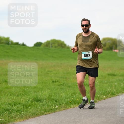 10.05.2026 - 8. Wedeler Halbmarathon Dr. Thomas Lammeyer http://msf.ph/oto/9697944 10.05.2026 11:31:11 Laufen 893 meine-sportfotos.de