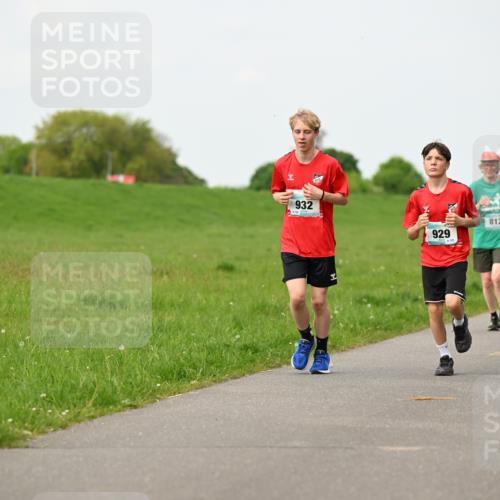 10.05.2026 - 8. Wedeler Halbmarathon Dr. Thomas Lammeyer http://msf.ph/oto/9697957 10.05.2026 11:31:14 Laufen 932, 929, 812 meine-sportfotos.de