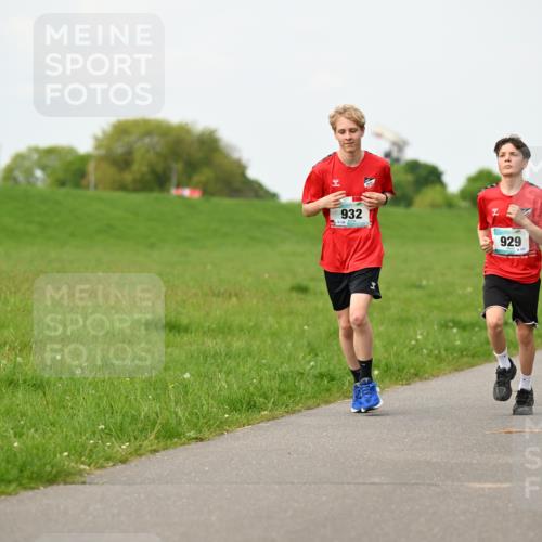 10.05.2026 - 8. Wedeler Halbmarathon Dr. Thomas Lammeyer http://msf.ph/oto/9697959 10.05.2026 11:31:14 Laufen 932, 929, 129, 812 meine-sportfotos.de