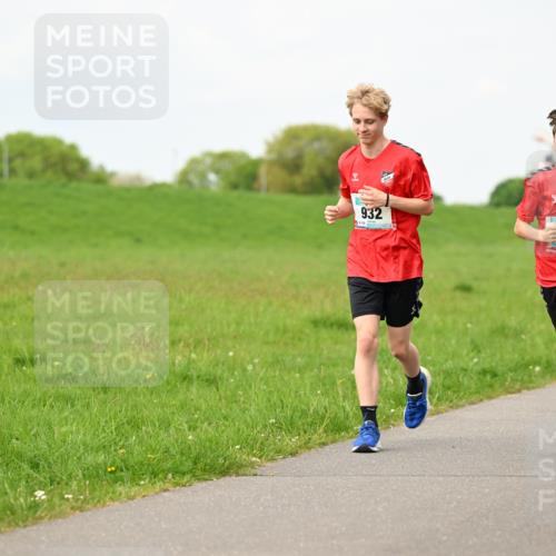 10.05.2026 - 8. Wedeler Halbmarathon Dr. Thomas Lammeyer http://msf.ph/oto/9697967 10.05.2026 11:31:15 Laufen 932, 929, 812 meine-sportfotos.de