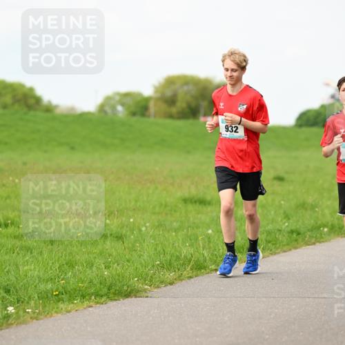 10.05.2026 - 8. Wedeler Halbmarathon Dr. Thomas Lammeyer http://msf.ph/oto/9697968 10.05.2026 11:31:15 Laufen 932, 929, 129, 812 meine-sportfotos.de