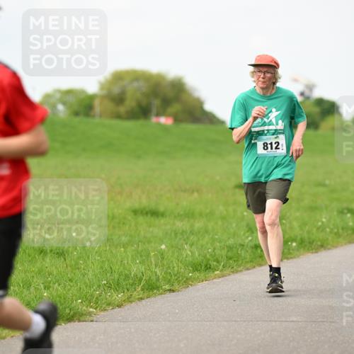 10.05.2026 - 8. Wedeler Halbmarathon Dr. Thomas Lammeyer http://msf.ph/oto/9697977 10.05.2026 11:31:18 Laufen 812 meine-sportfotos.de