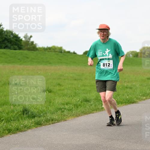 10.05.2026 - 8. Wedeler Halbmarathon Dr. Thomas Lammeyer http://msf.ph/oto/9697997 10.05.2026 11:31:20 Laufen 2019, 812 meine-sportfotos.de