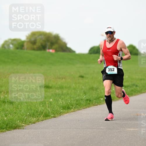 10.05.2026 - 8. Wedeler Halbmarathon Dr. Thomas Lammeyer http://msf.ph/oto/9698012 10.05.2026 11:31:25 Laufen 352 meine-sportfotos.de