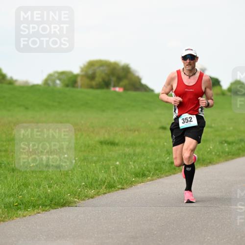 10.05.2026 - 8. Wedeler Halbmarathon Dr. Thomas Lammeyer http://msf.ph/oto/9698016 10.05.2026 11:31:26 Laufen 352 meine-sportfotos.de