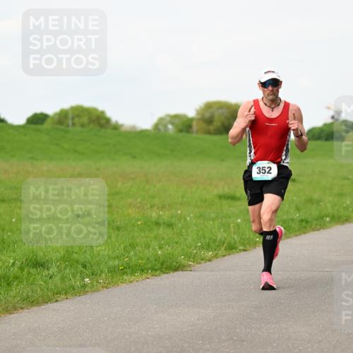 10.05.2026 - 8. Wedeler Halbmarathon Dr. Thomas Lammeyer http://msf.ph/oto/9698021 10.05.2026 11:31:26 Laufen 352 meine-sportfotos.de