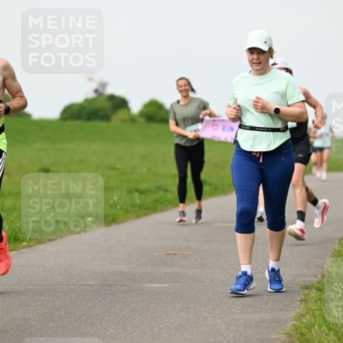 10.05.2026 - 8. Wedeler Halbmarathon Dr. Thomas Lammeyer http://msf.ph/oto/9698044 10.05.2026 11:31:32 Laufen 214 meine-sportfotos.de