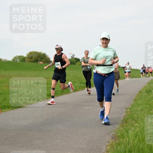 10.05.2026 - 8. Wedeler Halbmarathon Dr. Thomas Lammeyer http://msf.ph/oto/9698050 10.05.2026 11:31:33 Laufen 2104 meine-sportfotos.de