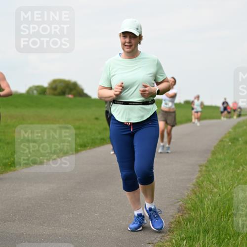 10.05.2026 - 8. Wedeler Halbmarathon Dr. Thomas Lammeyer http://msf.ph/oto/9698059 10.05.2026 11:31:34 Laufen 2104 meine-sportfotos.de