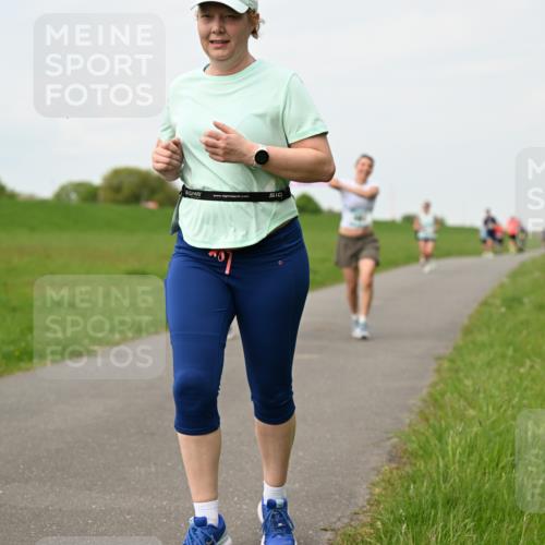 10.05.2026 - 8. Wedeler Halbmarathon Dr. Thomas Lammeyer http://msf.ph/oto/9698060 10.05.2026 11:31:35 Laufen 104 meine-sportfotos.de