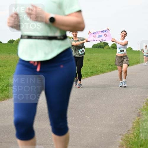 10.05.2026 - 8. Wedeler Halbmarathon Dr. Thomas Lammeyer http://msf.ph/oto/9698062 10.05.2026 11:31:35 Laufen 589, 581 meine-sportfotos.de