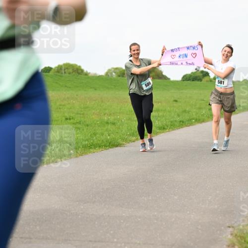 10.05.2026 - 8. Wedeler Halbmarathon Dr. Thomas Lammeyer http://msf.ph/oto/9698065 10.05.2026 11:31:36 Laufen 589, 581 meine-sportfotos.de