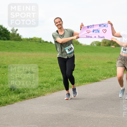 10.05.2026 - 8. Wedeler Halbmarathon Dr. Thomas Lammeyer http://msf.ph/oto/9698075 10.05.2026 11:31:37 Laufen 589, 581 meine-sportfotos.de