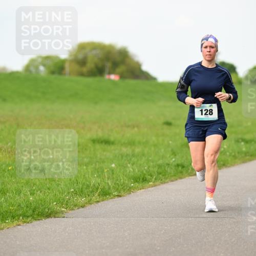 10.05.2026 - 8. Wedeler Halbmarathon Dr. Thomas Lammeyer http://msf.ph/oto/9698111 10.05.2026 11:31:45 Laufen 128 meine-sportfotos.de