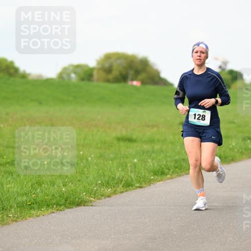 10.05.2026 - 8. Wedeler Halbmarathon Dr. Thomas Lammeyer http://msf.ph/oto/9698114 10.05.2026 11:31:45 Laufen 128 meine-sportfotos.de