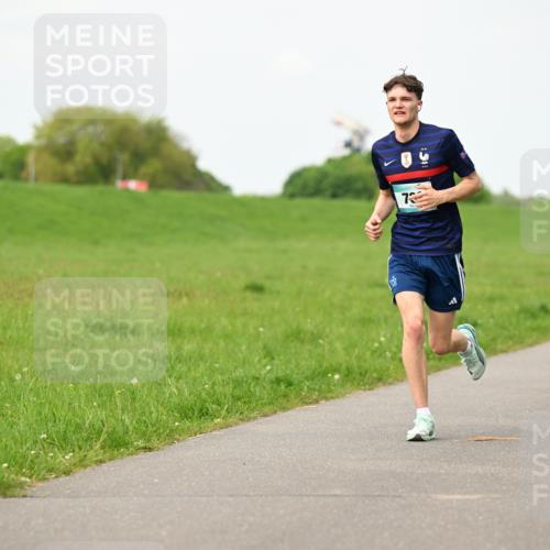 10.05.2026 - 8. Wedeler Halbmarathon Dr. Thomas Lammeyer http://msf.ph/oto/9698126 10.05.2026 11:31:48 Laufen 1028 meine-sportfotos.de