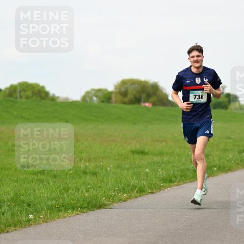 10.05.2026 - 8. Wedeler Halbmarathon Dr. Thomas Lammeyer http://msf.ph/oto/9698134 10.05.2026 11:31:49 Laufen 738 meine-sportfotos.de