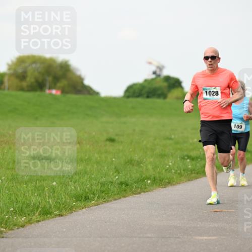 10.05.2026 - 8. Wedeler Halbmarathon Dr. Thomas Lammeyer http://msf.ph/oto/9698144 10.05.2026 11:31:51 Laufen 1028, 109 meine-sportfotos.de