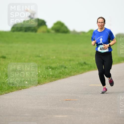 10.05.2026 - 8. Wedeler Halbmarathon Dr. Thomas Lammeyer http://msf.ph/oto/9698197 10.05.2026 11:32:06 Laufen  meine-sportfotos.de