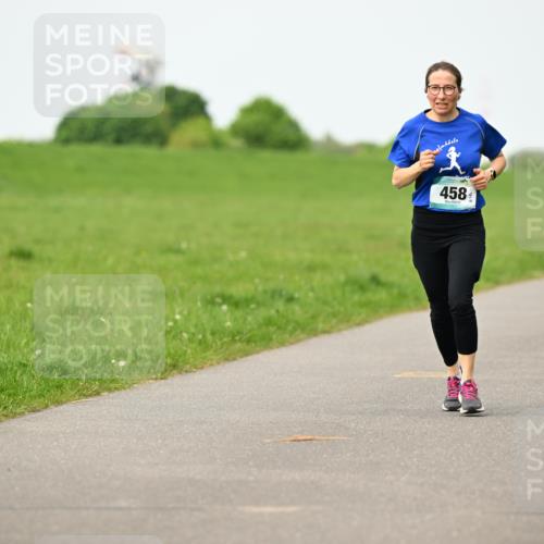 10.05.2026 - 8. Wedeler Halbmarathon Dr. Thomas Lammeyer http://msf.ph/oto/9698200 10.05.2026 11:32:07 Laufen 458 meine-sportfotos.de