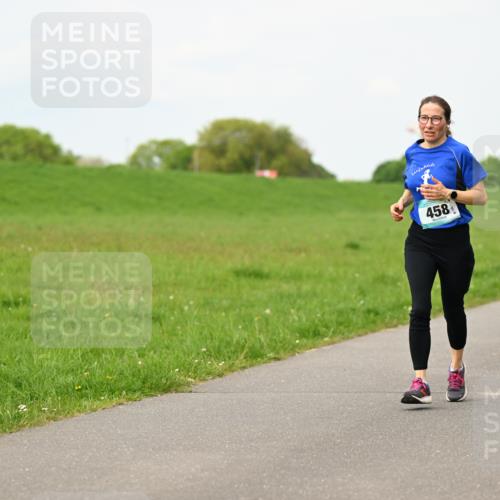 10.05.2026 - 8. Wedeler Halbmarathon Dr. Thomas Lammeyer http://msf.ph/oto/9698215 10.05.2026 11:32:09 Laufen 458 meine-sportfotos.de