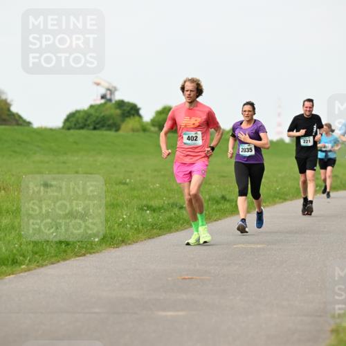 10.05.2026 - 8. Wedeler Halbmarathon Dr. Thomas Lammeyer http://msf.ph/oto/9698226 10.05.2026 11:32:12 Laufen 402, 221, 628, 2035, 585 meine-sportfotos.de