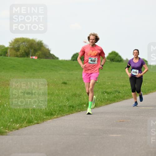 10.05.2026 - 8. Wedeler Halbmarathon Dr. Thomas Lammeyer http://msf.ph/oto/9698230 10.05.2026 11:32:13 Laufen 402, 2035, 221, 628 meine-sportfotos.de