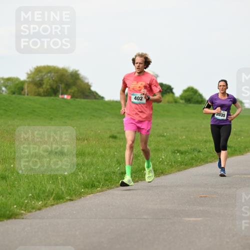 10.05.2026 - 8. Wedeler Halbmarathon Dr. Thomas Lammeyer http://msf.ph/oto/9698231 10.05.2026 11:32:13 Laufen 402, 221, 628, 2035 meine-sportfotos.de