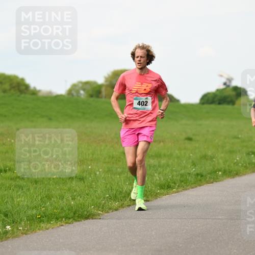 10.05.2026 - 8. Wedeler Halbmarathon Dr. Thomas Lammeyer http://msf.ph/oto/9698236 10.05.2026 11:32:15 Laufen 402, 2050 meine-sportfotos.de