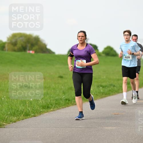 10.05.2026 - 8. Wedeler Halbmarathon Dr. Thomas Lammeyer http://msf.ph/oto/9698244 10.05.2026 11:32:16 Laufen 628 meine-sportfotos.de
