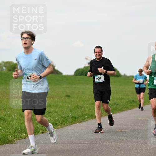 10.05.2026 - 8. Wedeler Halbmarathon Dr. Thomas Lammeyer http://msf.ph/oto/9698257 10.05.2026 11:32:19 Laufen 221, 154, 585 meine-sportfotos.de