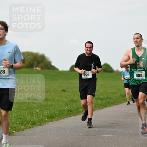 10.05.2026 - 8. Wedeler Halbmarathon Dr. Thomas Lammeyer http://msf.ph/oto/9698261 10.05.2026 11:32:19 Laufen 628, 221, 585 meine-sportfotos.de