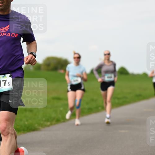 10.05.2026 - 8. Wedeler Halbmarathon Dr. Thomas Lammeyer http://msf.ph/oto/9698304 10.05.2026 11:32:27 Laufen 217 meine-sportfotos.de