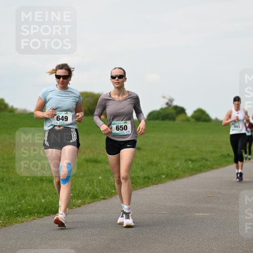 10.05.2026 - 8. Wedeler Halbmarathon Dr. Thomas Lammeyer http://msf.ph/oto/9698313 10.05.2026 11:32:28 Laufen 649, 136, 650, 593, 592 meine-sportfotos.de
