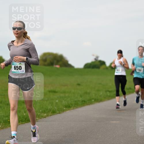10.05.2026 - 8. Wedeler Halbmarathon Dr. Thomas Lammeyer http://msf.ph/oto/9698321 10.05.2026 11:32:29 Laufen 649, 650, 139 meine-sportfotos.de