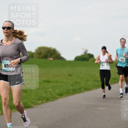 10.05.2026 - 8. Wedeler Halbmarathon Dr. Thomas Lammeyer http://msf.ph/oto/9698322 10.05.2026 11:32:29 Laufen 656, 139 meine-sportfotos.de