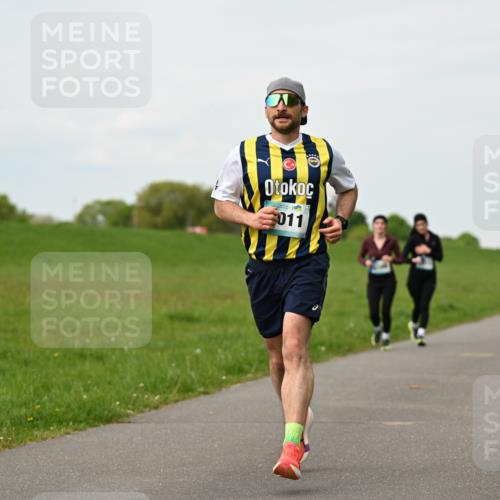 10.05.2026 - 8. Wedeler Halbmarathon Dr. Thomas Lammeyer http://msf.ph/oto/9698346 10.05.2026 11:32:33 Laufen 011 meine-sportfotos.de