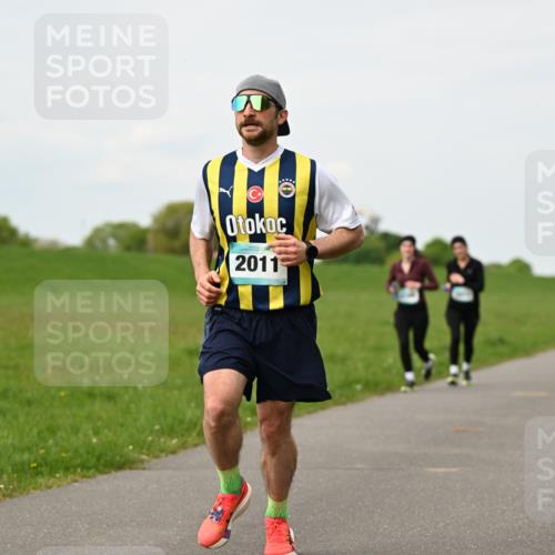 10.05.2026 - 8. Wedeler Halbmarathon Dr. Thomas Lammeyer http://msf.ph/oto/9698348 10.05.2026 11:32:33 Laufen 2011 meine-sportfotos.de